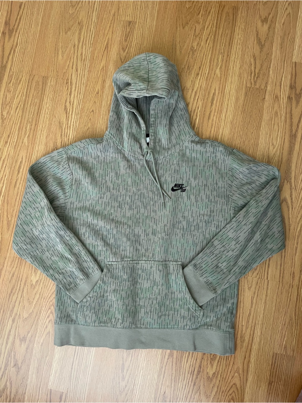 Nike SB Men's Rain Green Camo Hoodie size L streetwear skater